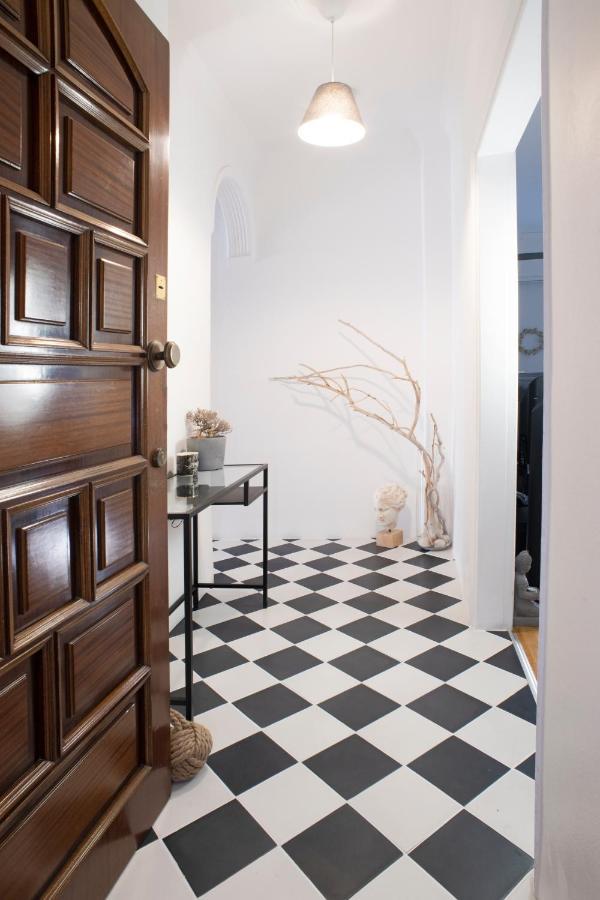 Spacious 82 M2 Two Bedroom Classy Apartment Near City Center Szaloniki Kültér fotó