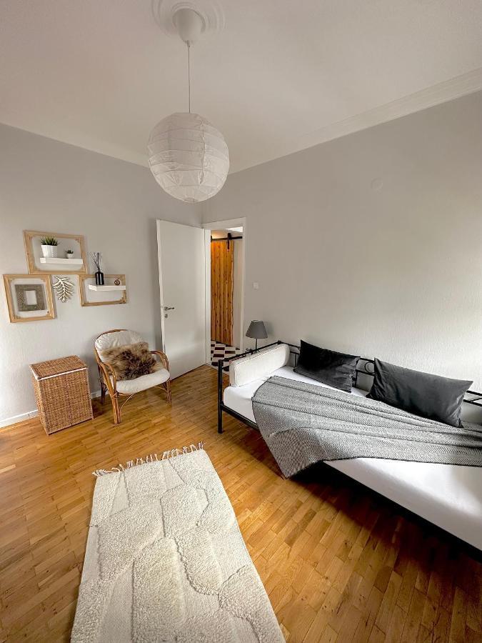 Spacious 82 M2 Two Bedroom Classy Apartment Near City Center Szaloniki Kültér fotó