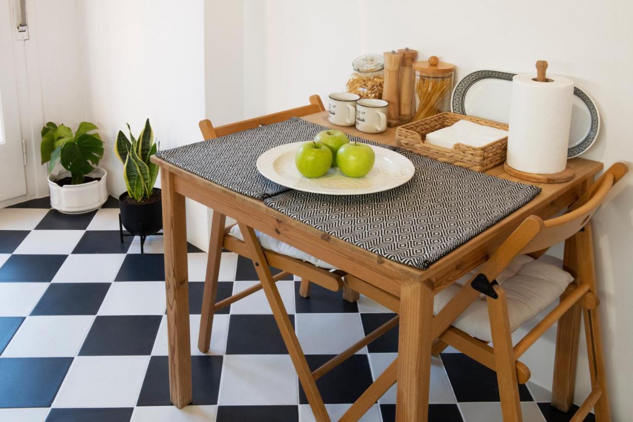 Spacious 82 M2 Two Bedroom Classy Apartment Near City Center Szaloniki Kültér fotó