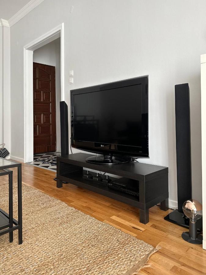 Spacious 82 M2 Two Bedroom Classy Apartment Near City Center Szaloniki Kültér fotó