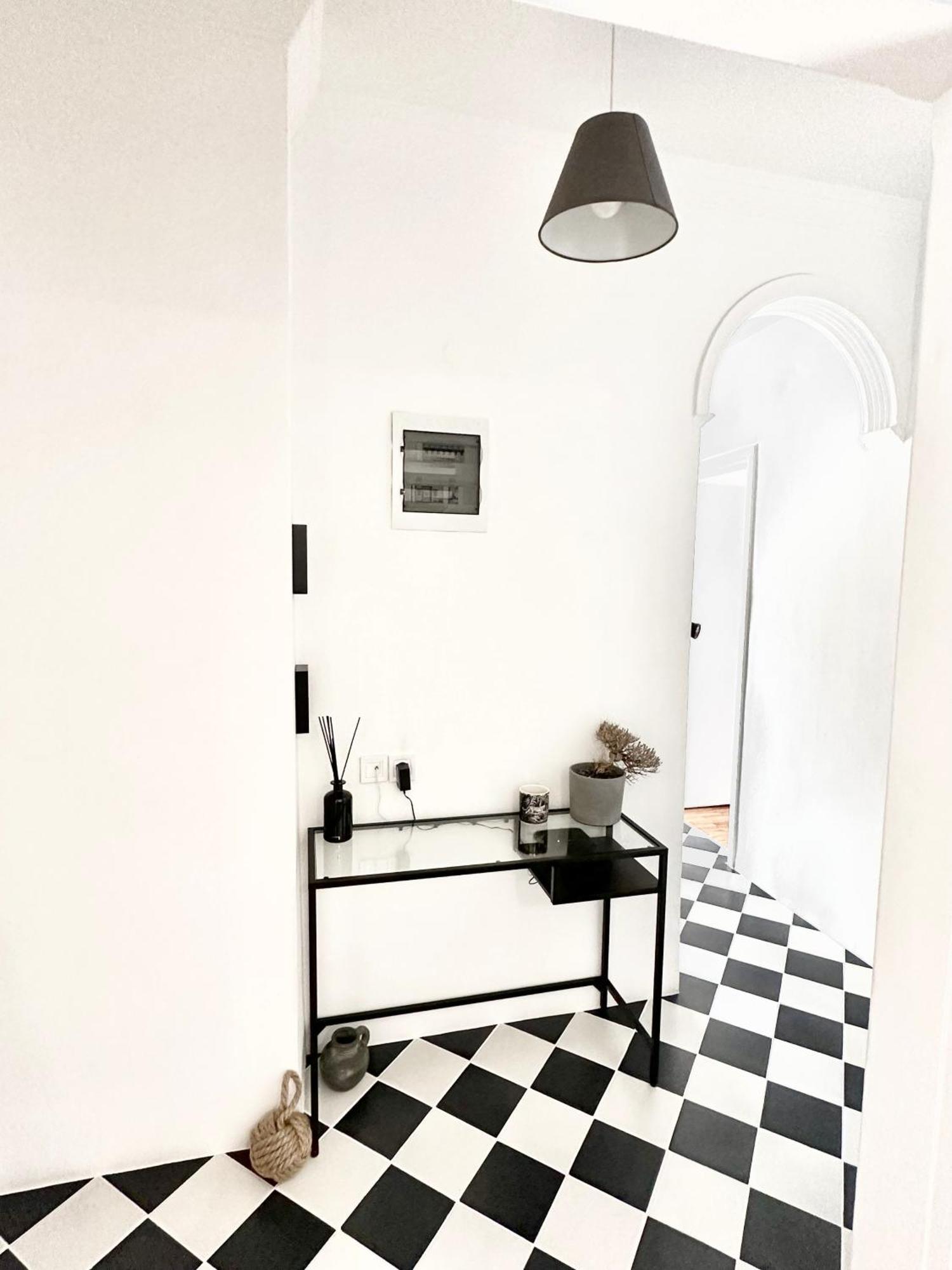 Spacious 82 M2 Two Bedroom Classy Apartment Near City Center Szaloniki Kültér fotó