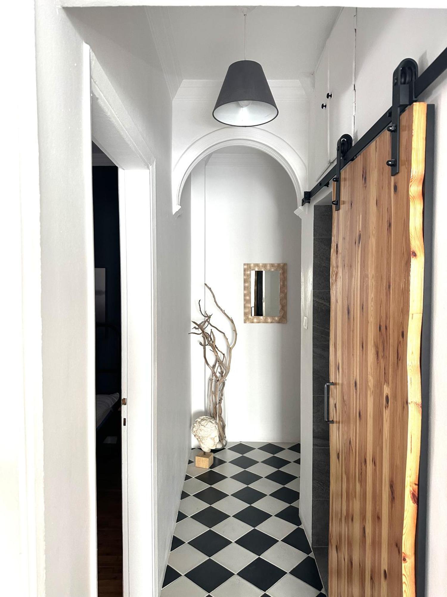 Spacious 82 M2 Two Bedroom Classy Apartment Near City Center Szaloniki Kültér fotó